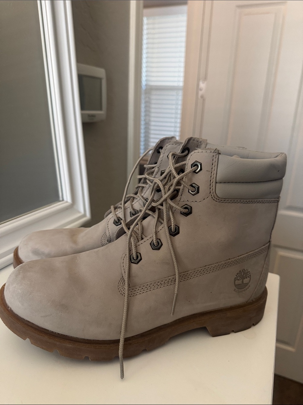 Timberland women 6-Inch Boots in Light Gray Nubuck